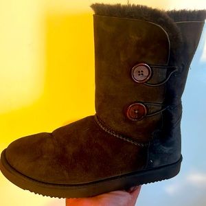 Fur boots
